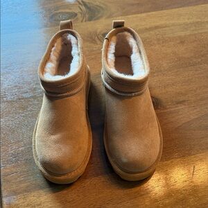 Bearpaw Sherpa Lined Bootie